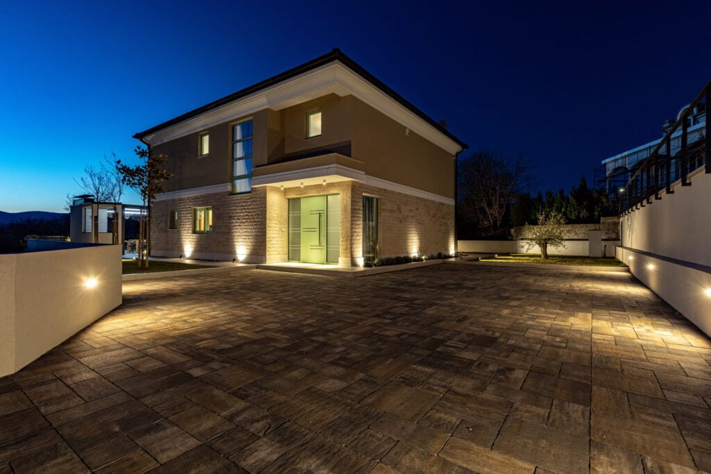 Landscape Lighting Your Driveway